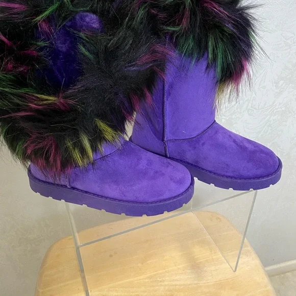 Boots - Picture 3 of 3